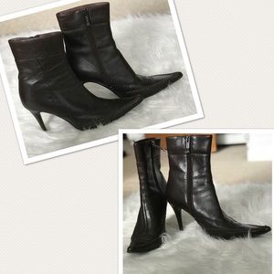 Beautiful Popushier chocolate bootie